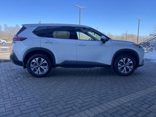 Brilliant Silver Metallic 2021 Nissan Rogue SV