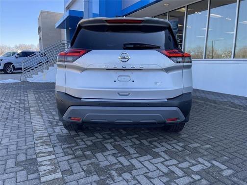 Brilliant Silver Metallic 2021 Nissan Rogue SV