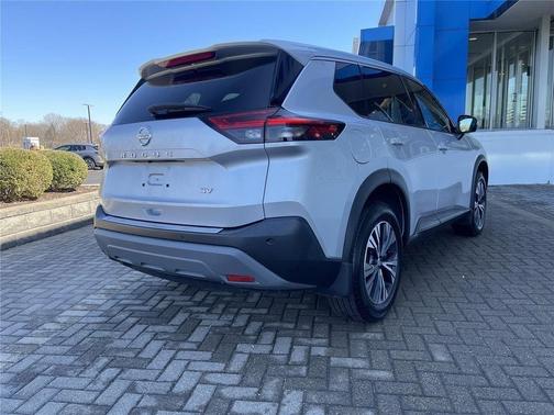 Brilliant Silver Metallic 2021 Nissan Rogue SV