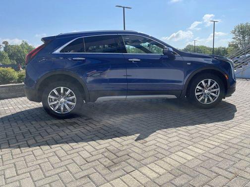 2022 Cadillac XT4 Premium Luxury