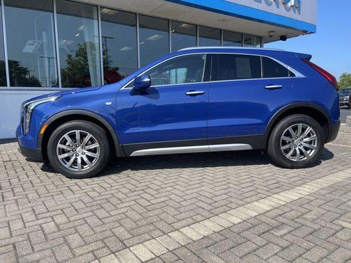 2022 Cadillac XT4 Premium Luxury