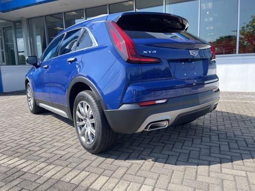 2022 Cadillac XT4 Premium Luxury