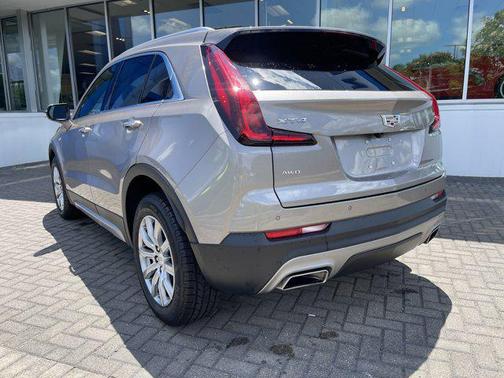 2023 Cadillac XT4 Premium Luxury