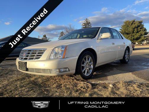 2011 Cadillac DTS Luxury Collection