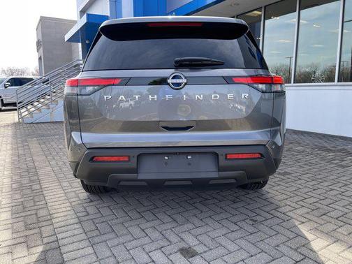 2022 Nissan Pathfinder S 2WD