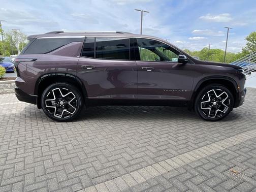 Stardust Metallic 2025 Chevrolet Traverse High Country