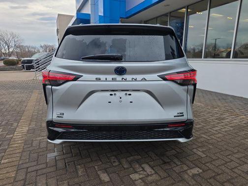 2023 Toyota Sienna XSE 7 Passenger