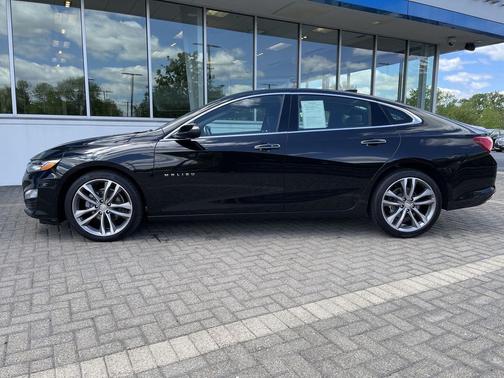 Mosaic Black Metallic 2022 Chevrolet Malibu FWD Premier