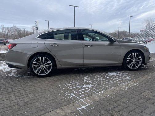 2022 Chevrolet Malibu FWD LT