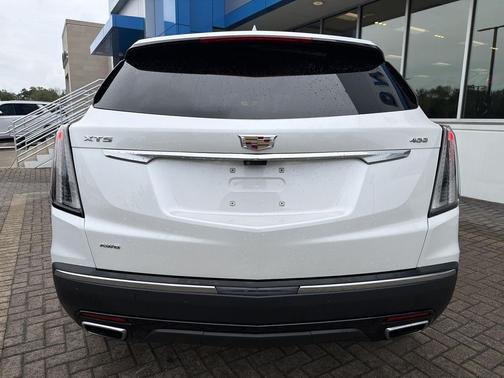 Crystal White Tricoat 2024 Cadillac XT5 Sport