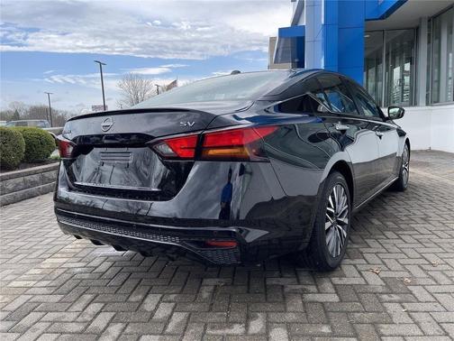 Super Black 2024 Nissan Altima 2.5 SV