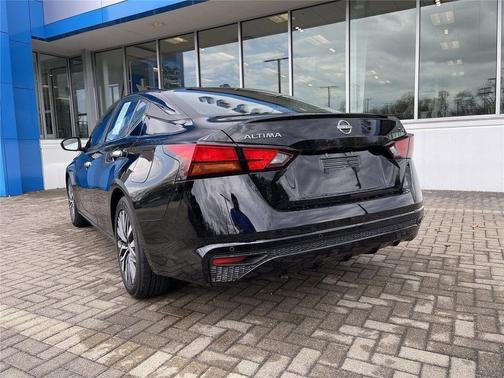 Super Black 2024 Nissan Altima 2.5 SV