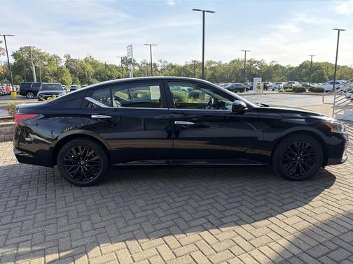 Super Black 2025 Nissan Altima SV FWD