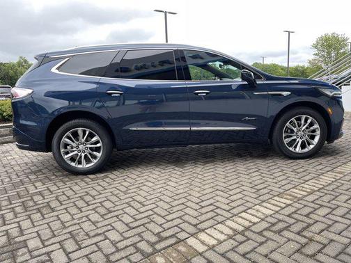 2023 Buick Enclave Avenir AWD