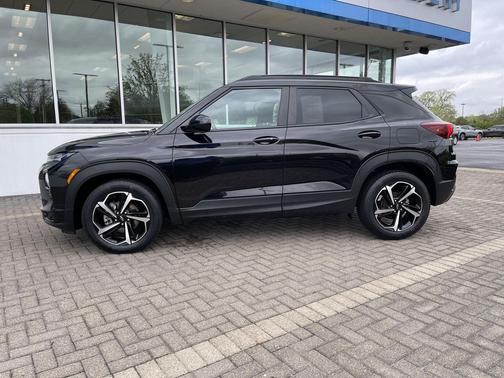 Mosaic Black Metallic 2022 Chevrolet Trailblazer RS