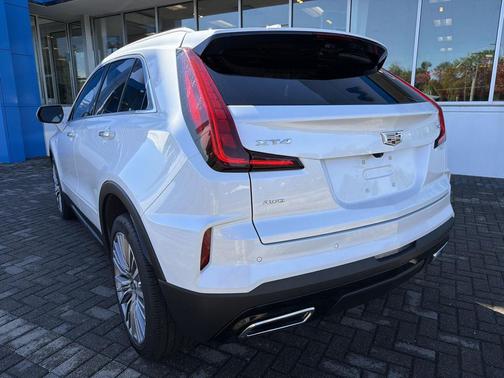 Crystal White Tricoat 2024 Cadillac XT4 Premium Luxury