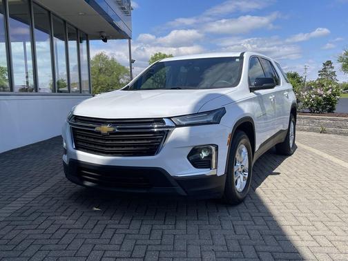 Summit White 2023 Chevrolet Traverse LS