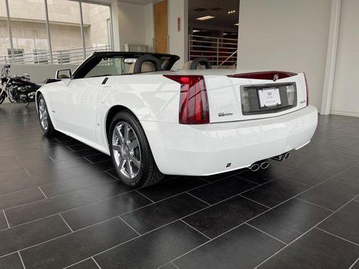 2008 Cadillac XLR Base