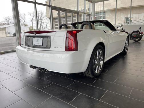 2008 Cadillac XLR Base