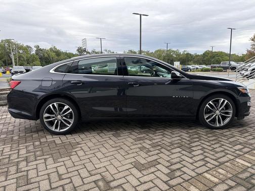 Dark Ash Metallic 2023 Chevrolet Malibu FWD 1LT