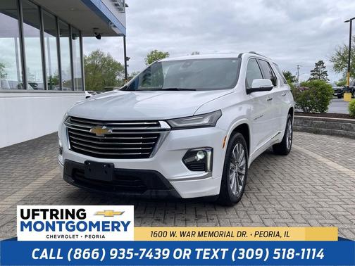 Iridescent Pearl Tricoat 2023 Chevrolet Traverse Premier