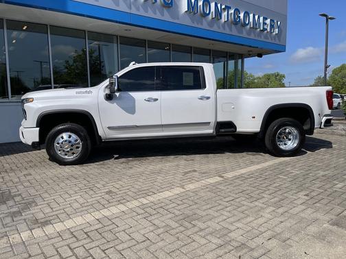 Iridescent Pearl Tricoat 2024 Chevrolet Silverado 3500 High Country