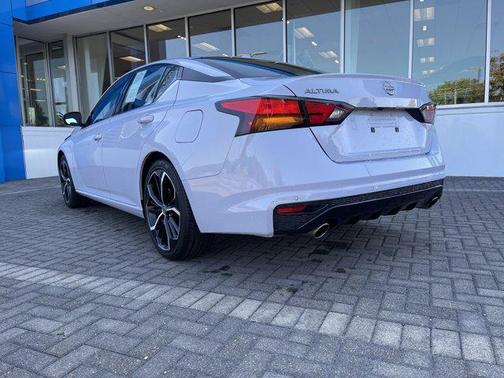 2023 Nissan Altima SR FWD