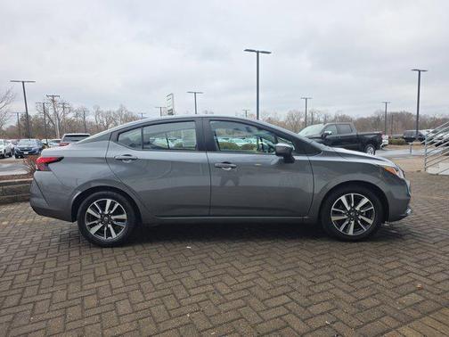 2022 Nissan Versa 1.6 SV