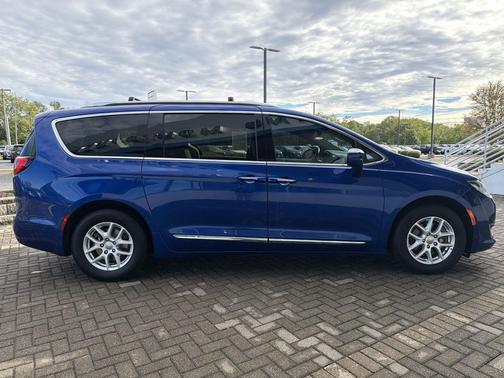Ocean Blue Metallic 2020 Chrysler Pacifica Touring L