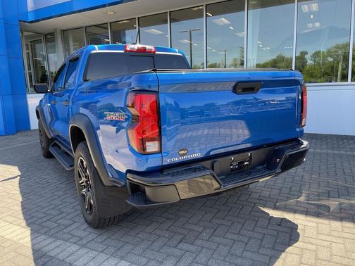 Glacier Blue Metallic 2023 Chevrolet Colorado Trail Boss