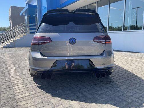 2017 Volkswagen Golf R 2.0T DSG