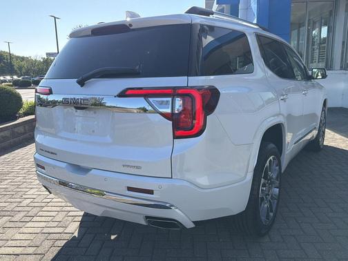 White Frost Tricoat 2020 GMC Acadia Denali