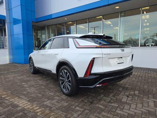 2025 Cadillac LYRIQ Sport