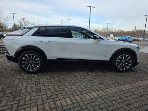 2025 Cadillac LYRIQ Sport