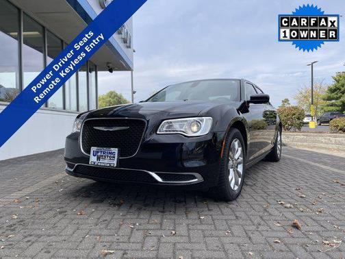 2022 Chrysler 300 Touring