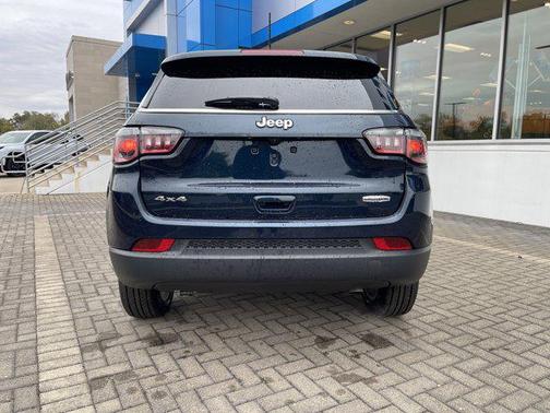 2024 Jeep Compass Latitude Lux