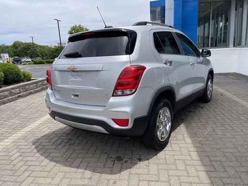Silver Ice Metallic 2017 Chevrolet Trax LT