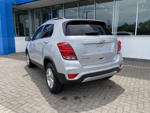 Silver Ice Metallic 2017 Chevrolet Trax LT