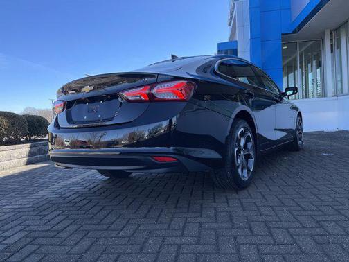 2022 Chevrolet Malibu FWD LT