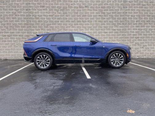 2025 Cadillac LYRIQ Sport