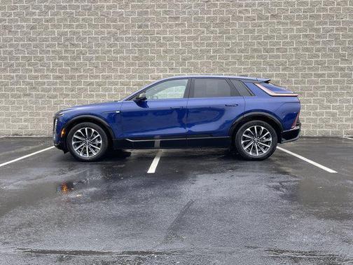 2025 Cadillac LYRIQ Sport