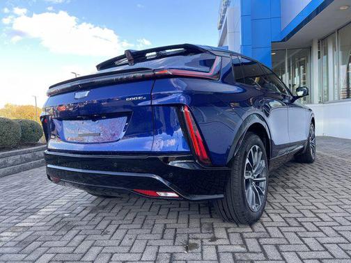 2025 Cadillac LYRIQ Sport