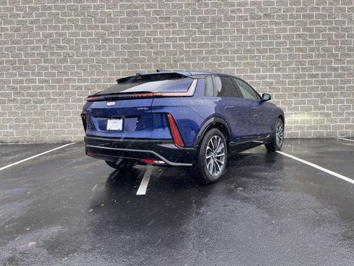 2025 Cadillac LYRIQ Sport