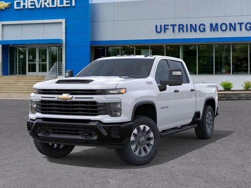 Summit White 2026 Chevrolet Silverado 2500 Custom