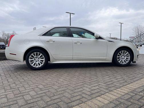 White Diamond Pearl 2011 Cadillac CTS Luxury