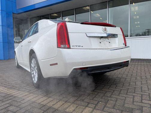 White Diamond Pearl 2011 Cadillac CTS Luxury