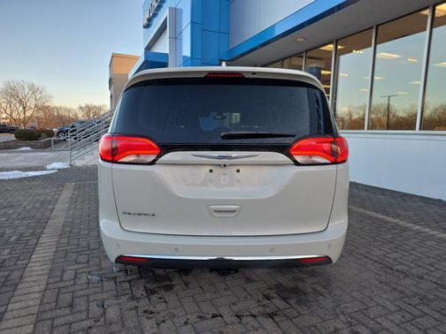 2020 Chrysler Pacifica Touring