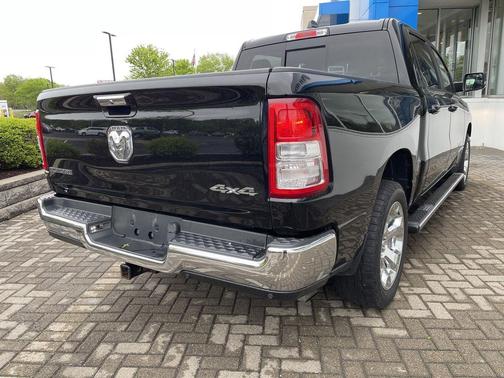 Diamond Black Crystal Pearlcoat 2019 RAM 1500 Big Horn