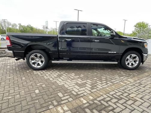 Diamond Black Crystal Pearlcoat 2019 RAM 1500 Big Horn