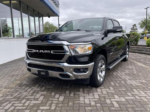 Diamond Black Crystal Pearlcoat 2019 RAM 1500 Big Horn